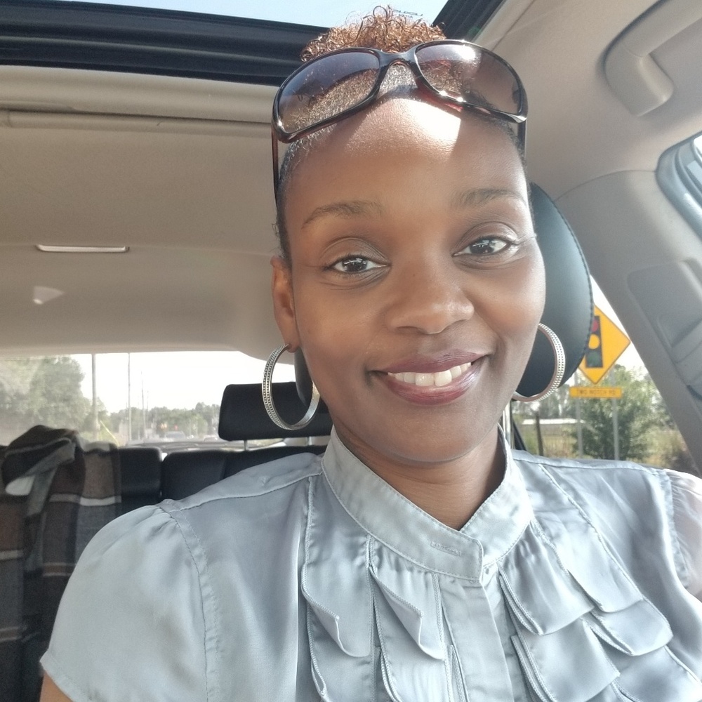 Meet your Posher, Camisha